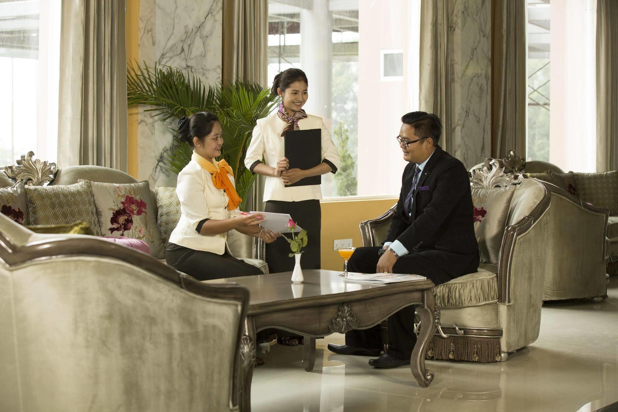 Royal Taunggyi Hotel Exteriör bild