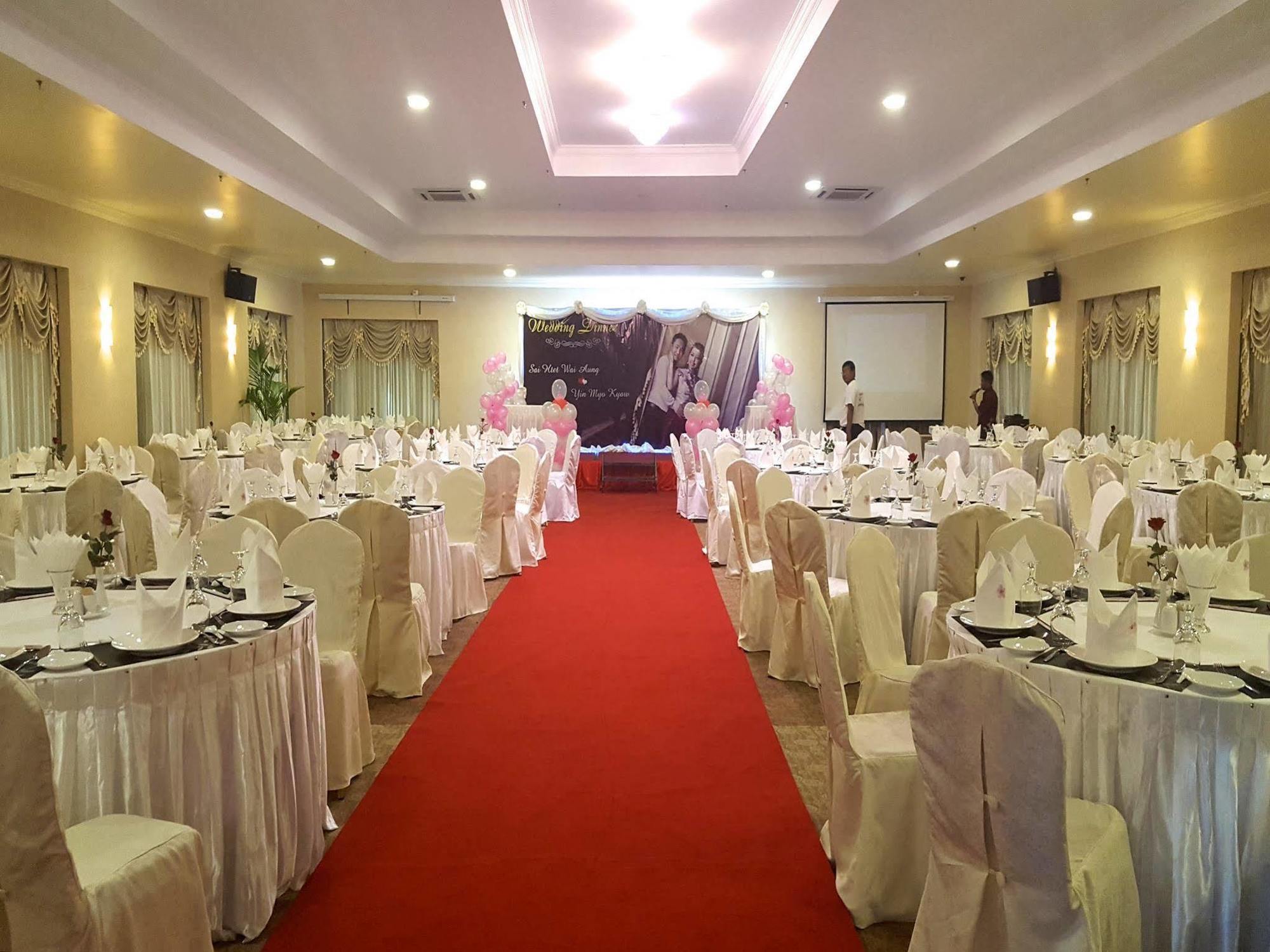 Royal Taunggyi Hotel Exteriör bild