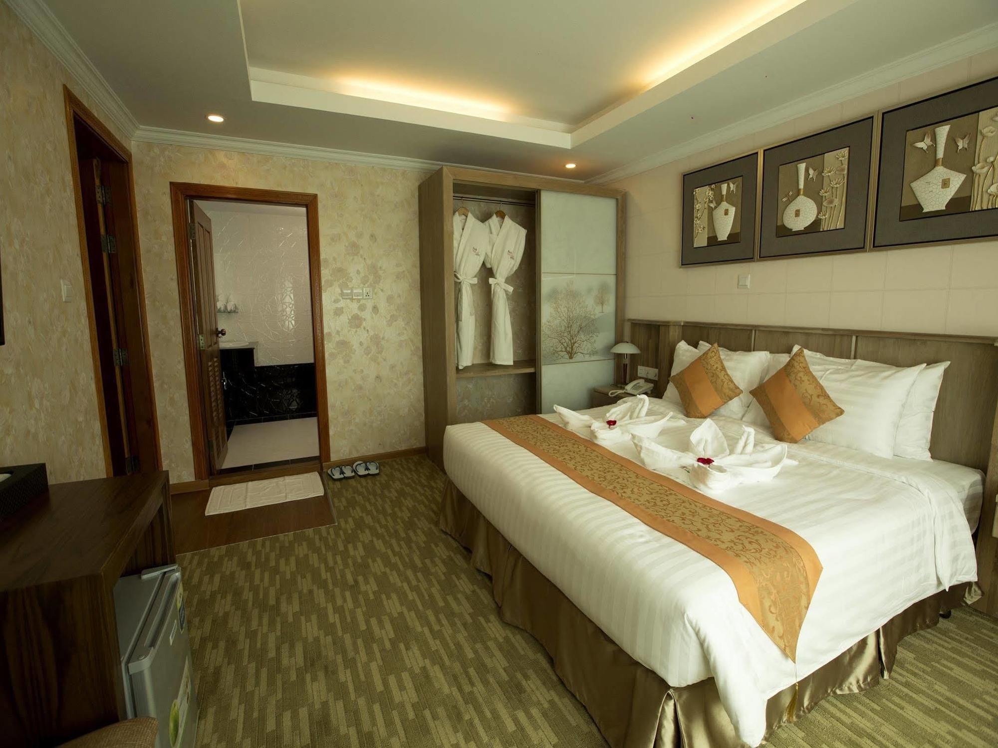 Royal Taunggyi Hotel Exteriör bild