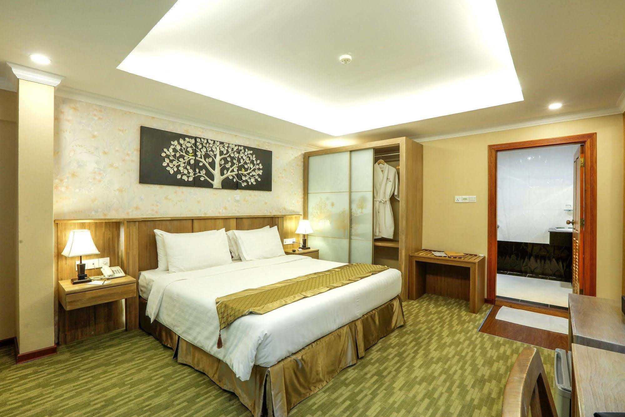 Royal Taunggyi Hotel Exteriör bild
