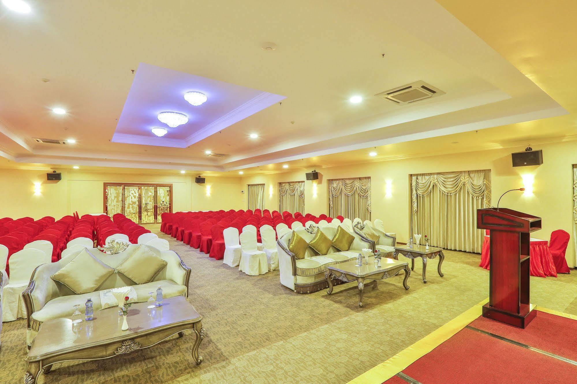 Royal Taunggyi Hotel Exteriör bild