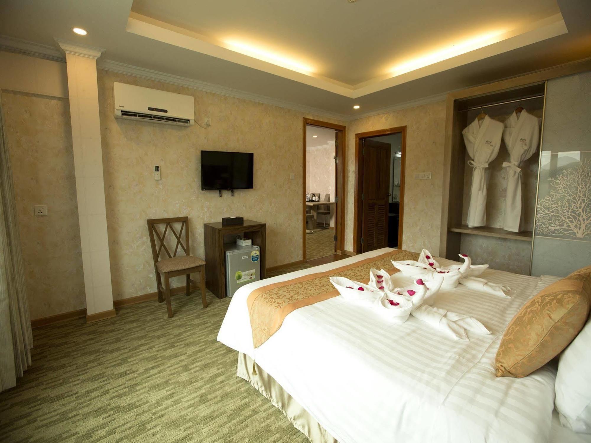 Royal Taunggyi Hotel Exteriör bild